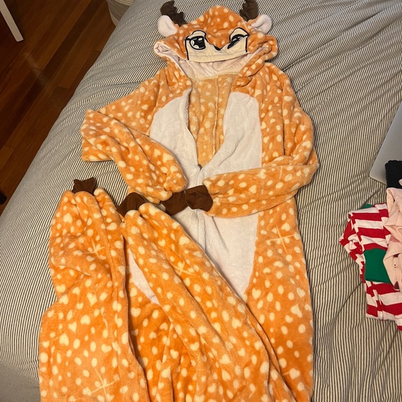 Reindeer onesie - Picture 1 of 4